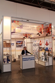Dervos Performs Itself in 2014 Valve World